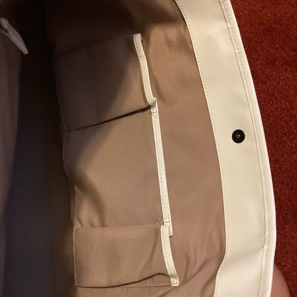 💯 Authentic white Burberry Stars limited edition - Picture 9 of 12